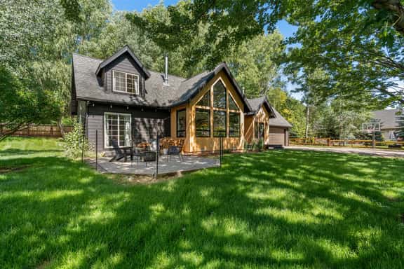 *New Family Mountain Retreat | Fireplace Home - Image 1