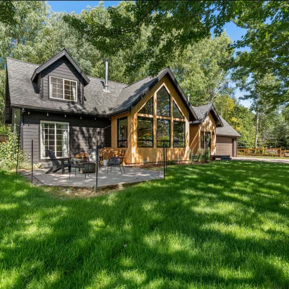 *New Family Mountain Retreat | Fireplace Home - Image 1